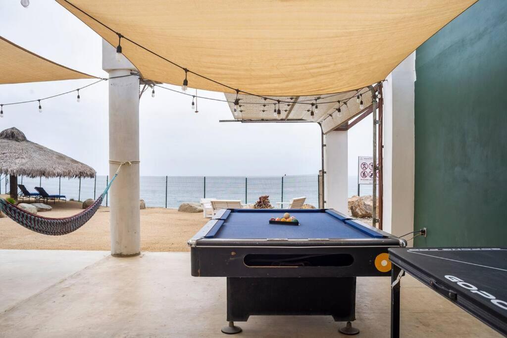 Triton'S Playhouse Beachfront Primo Tapia ภายนอก รูปภาพ