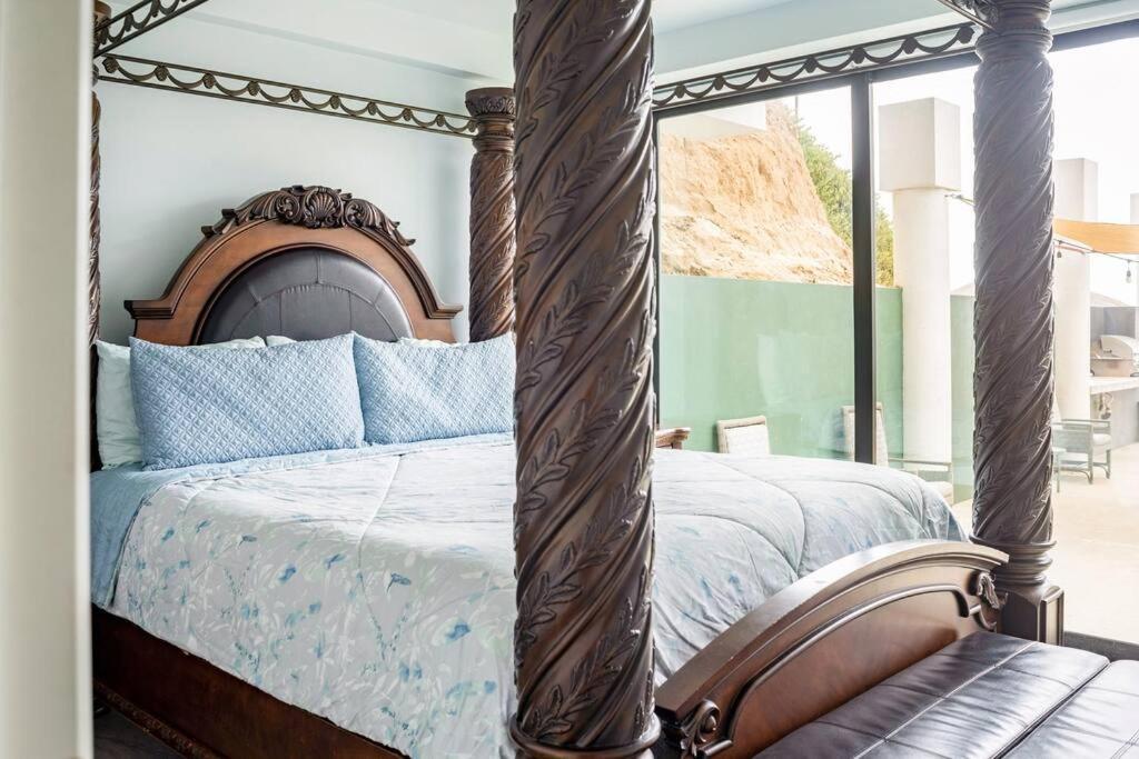 Triton'S Playhouse Beachfront Primo Tapia ภายนอก รูปภาพ
