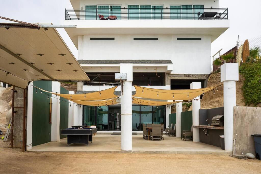 Triton'S Playhouse Beachfront Primo Tapia ภายนอก รูปภาพ