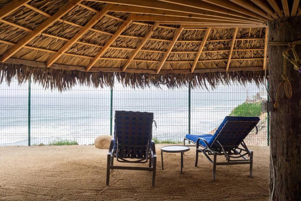 Triton'S Playhouse Beachfront Primo Tapia ภายนอก รูปภาพ